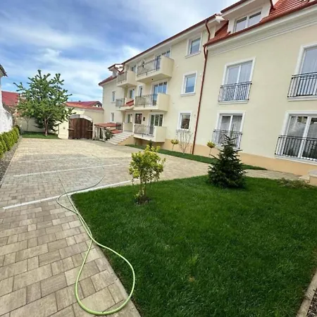 Hillside Haven * Risnov